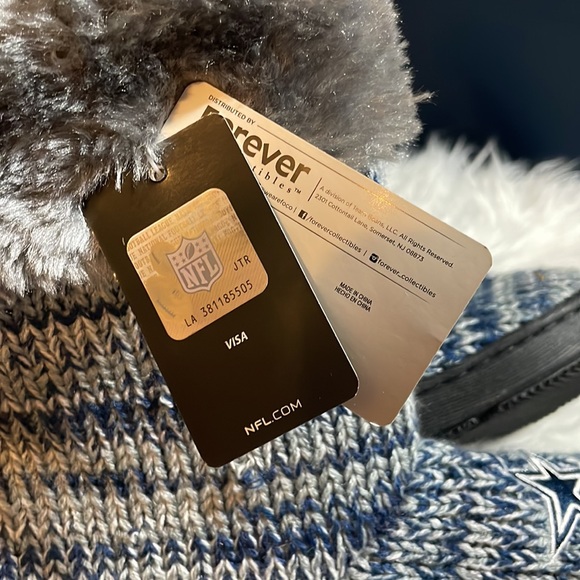 Dallas Cowboys Slippers - Picture 4 of 5